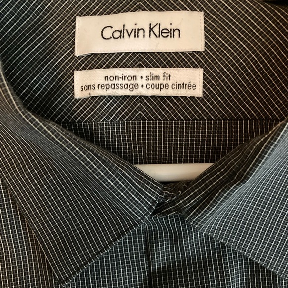 Calvin Klein button down - Picture 3 of 3